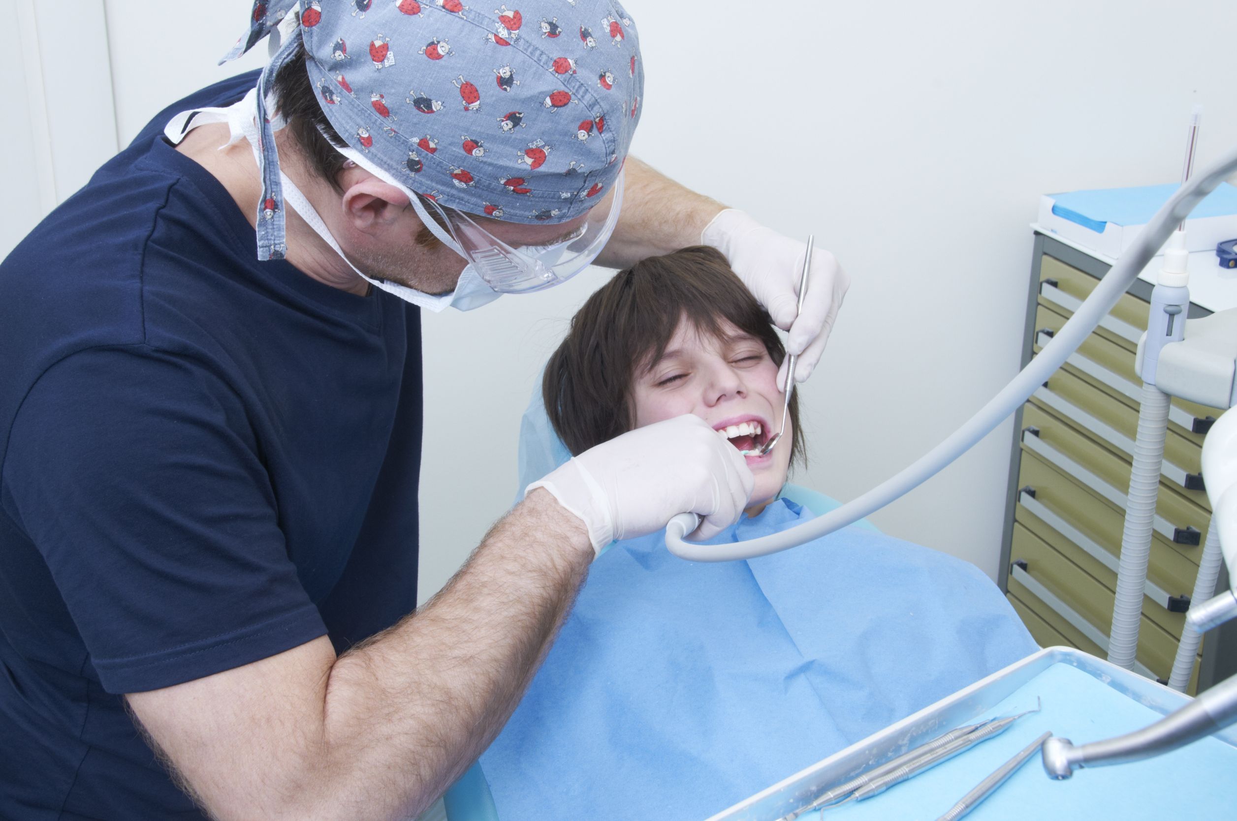 Smiling in Niagara Falls, ON: Signs You Need to See Your Periodontist